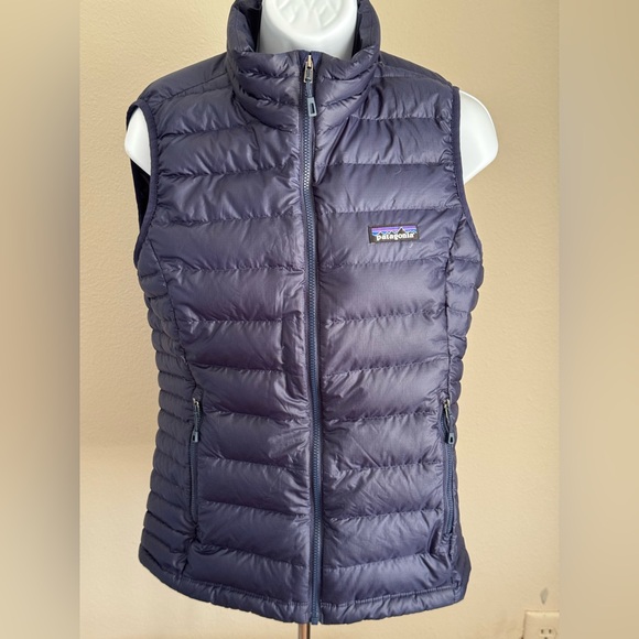 Patagonia Jackets & Blazers - PATAGONIA Down Insulated Puffer Vest - Navy
Women’s Small